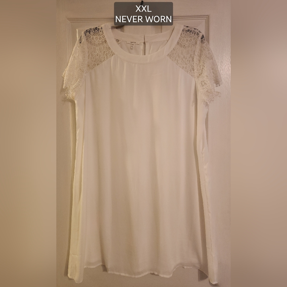 Elegant White Lace Sleeve Women's  Dress